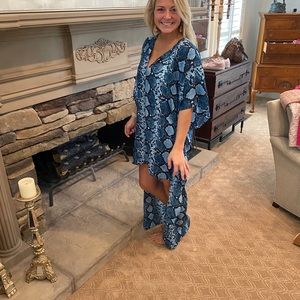 Buddy Love Derby High Low V-Neck